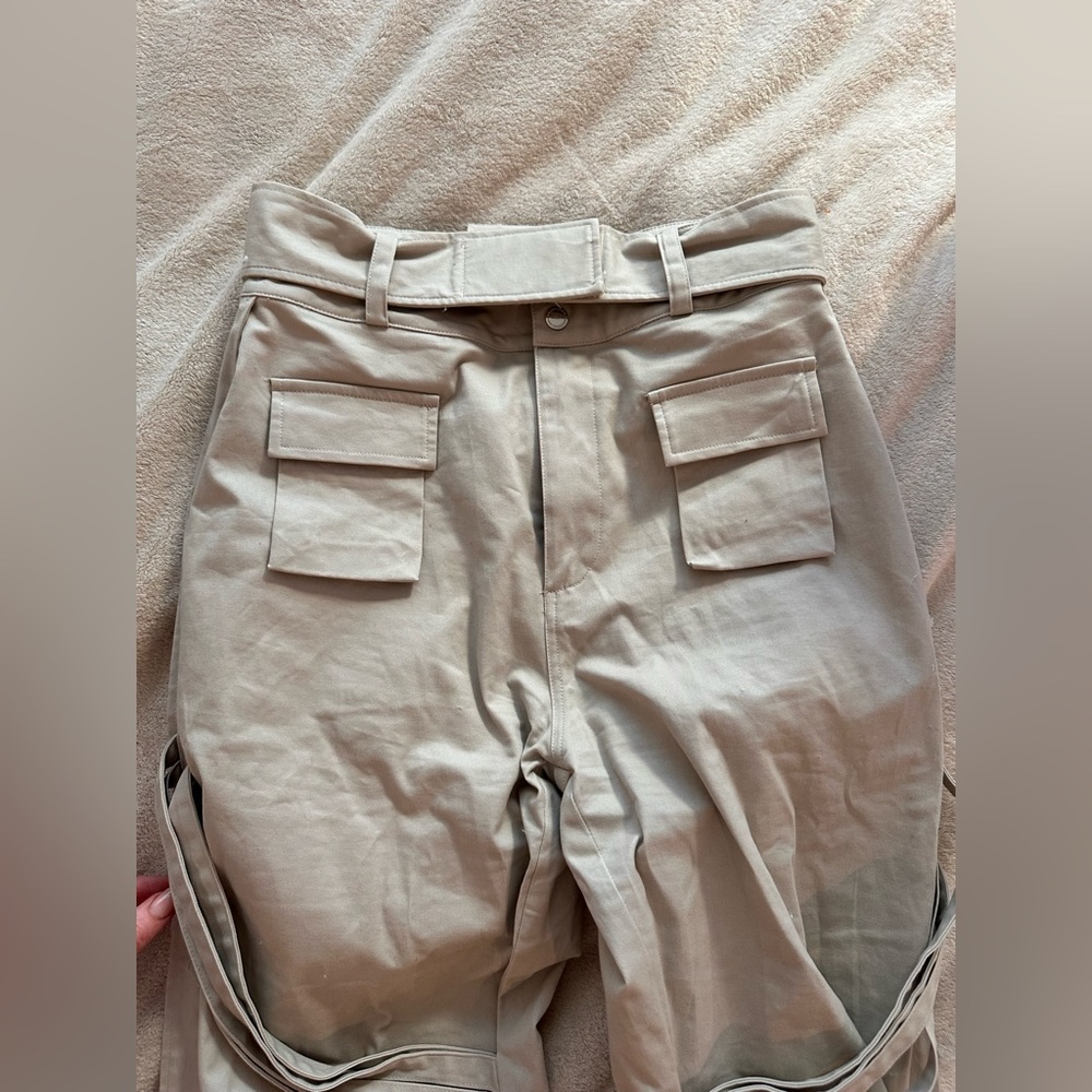 Maniere De Voir Cream Trousers with Architectural Seam Design - Picture 2 of 9